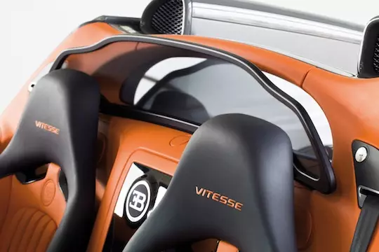 Veyron 16.4 Grand Sport Vitesse: دۇنيادىكى سۈرئىتى ئەڭ تېز؟ 29246_5