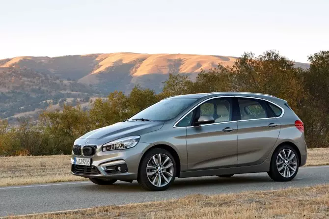 BMW 2 серії Active Tourer (69)