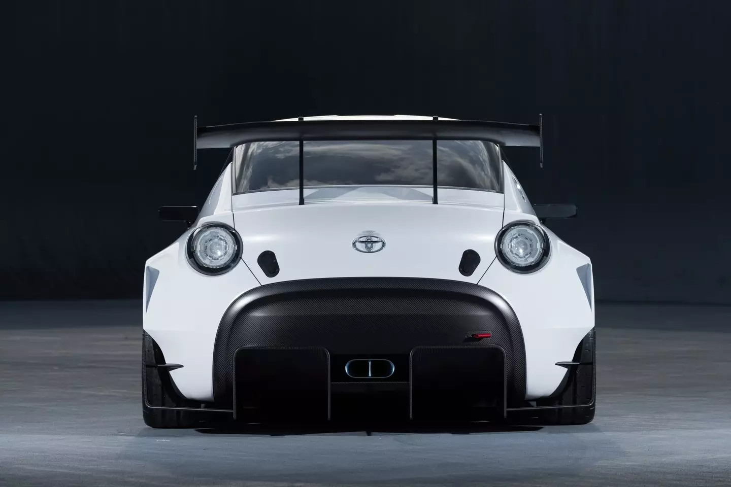 Toyota S-FR Racing Concept bo predstavljena v Tokiu 29932_2