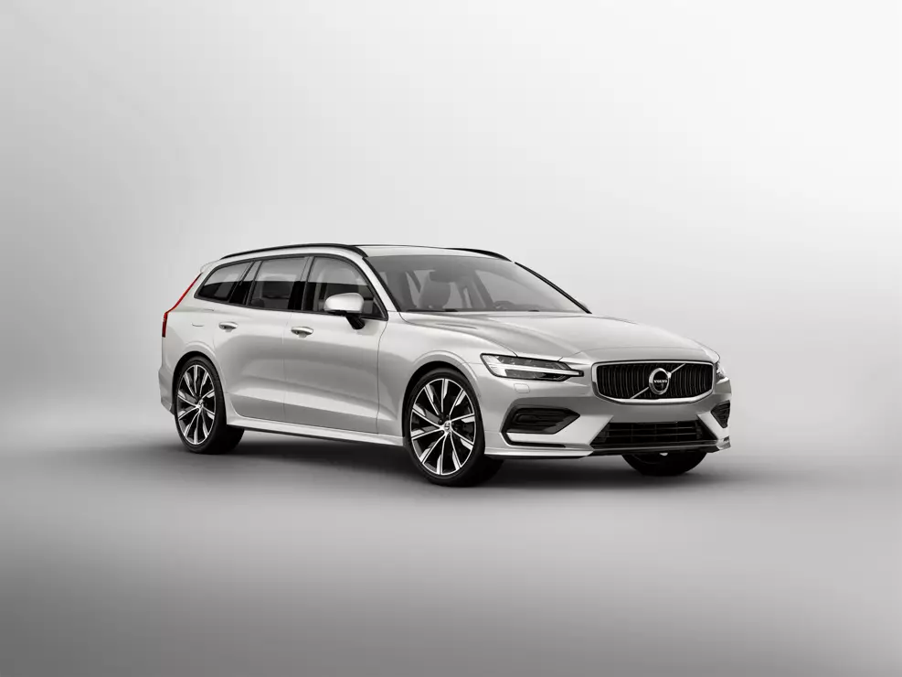 Sadece ortaya çıktı. 5 önemli noktada yeni Volvo V60 3008_1