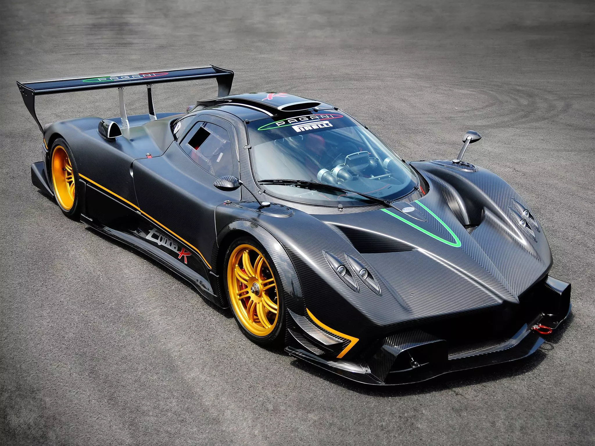 Horacio Pagani és a Lamborghini gigantikus 