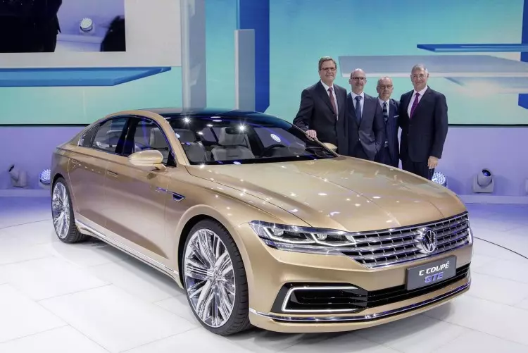 volkswagen passat GTE varian 3