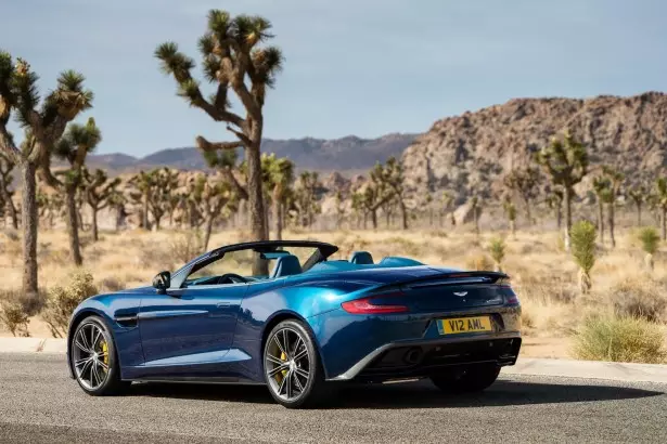 Új-Aston-Martin-Vanquish-kormánykerék-kabrió 4