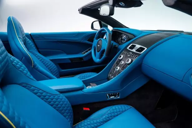 New-Aston-Martin-Vanquish-Steeering Wheel-Cabriolet 9