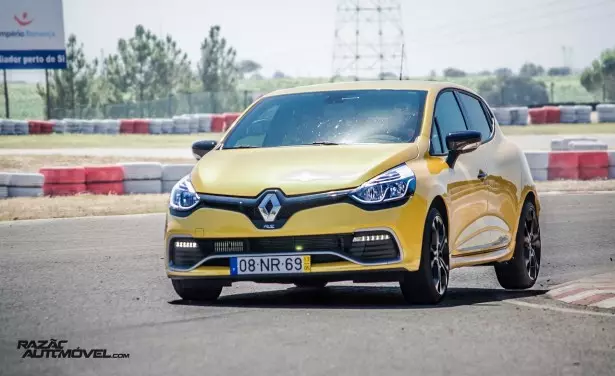 Renault Clio RS 200 EDC పరీక్ష 08
