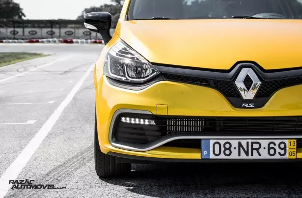 Renault Clio RS 200 EDC စမ်းသပ်မှု ၀၅