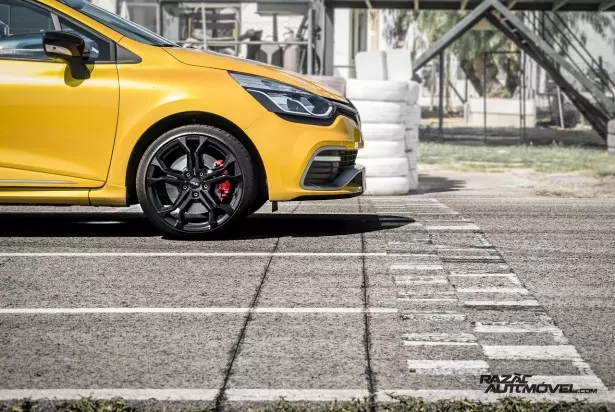 Renault Clio RS 200 EDC పరీక్ష 03