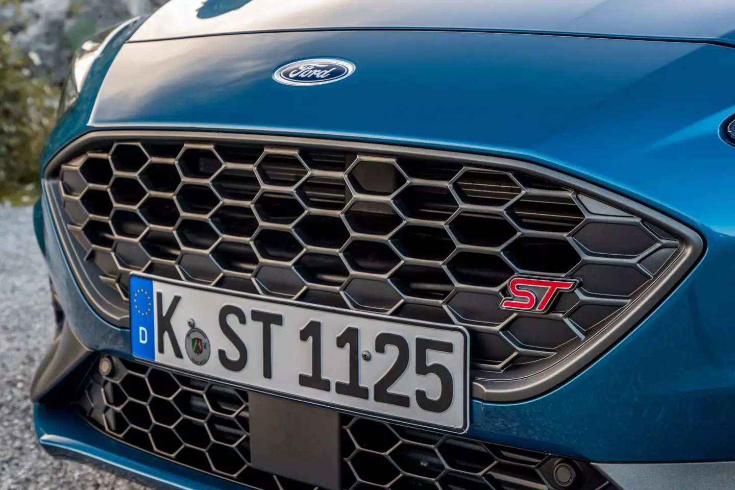 Guidiamo la nuova Ford Focus ST 2.3 Ecoboost. lavoro artigianale 3095_9