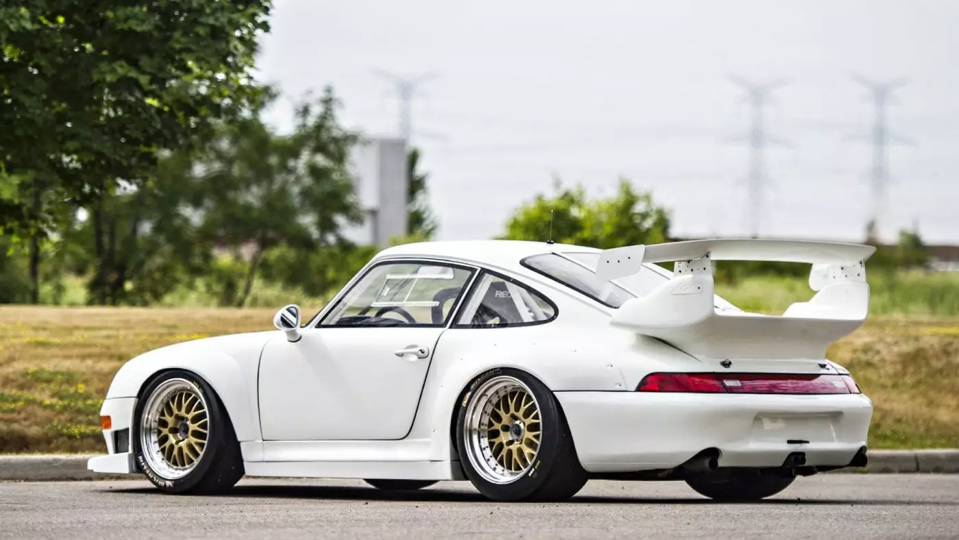 Ang Porsche 911 GT2 Evo ay sumabak para sa auction 31054_1