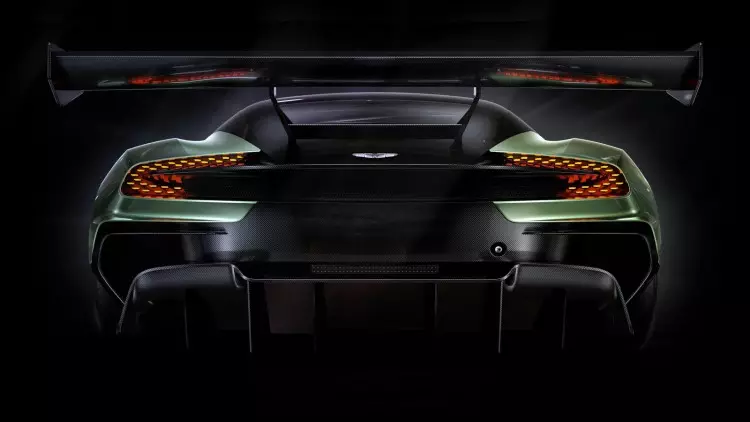 aston Martin vulcan ၆