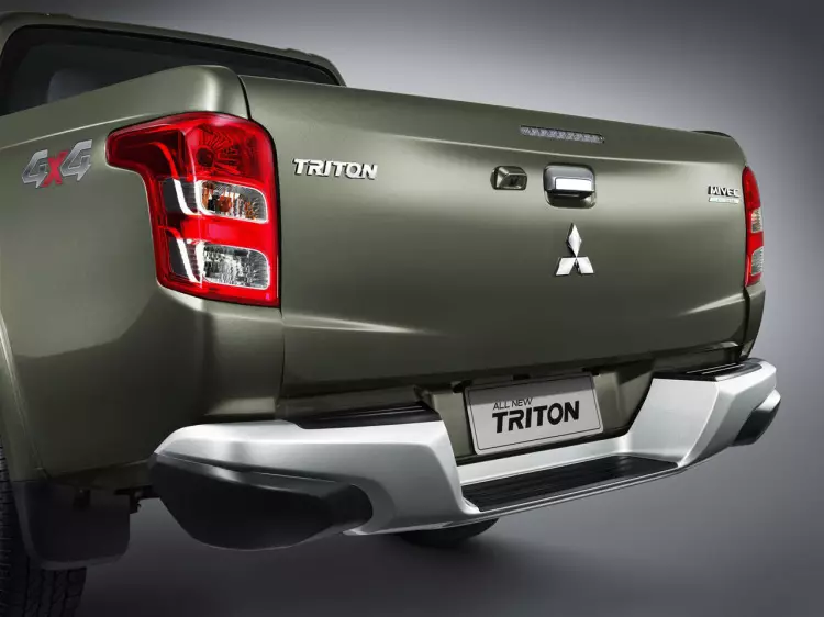 2015 yil-mitsubishi-triton-16-1