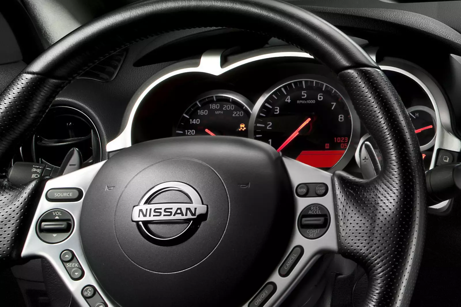 Nissan Juke-R: Беренче рәсми рәсемнәр 31537_7