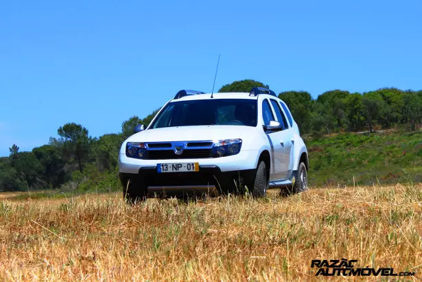 Dacia Duster 2013 година