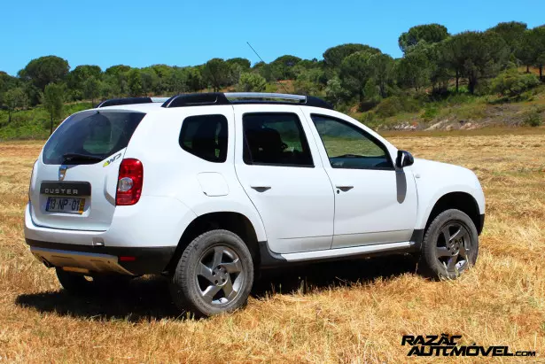 Dacia Duster 2013 година