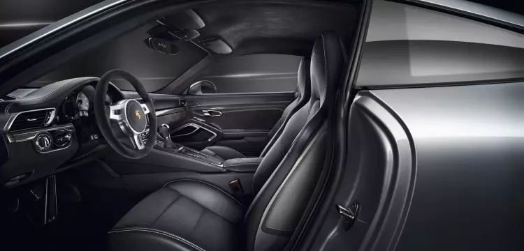 2015-Porsche-911-Carrera-GTS-Interieur-1680x1050