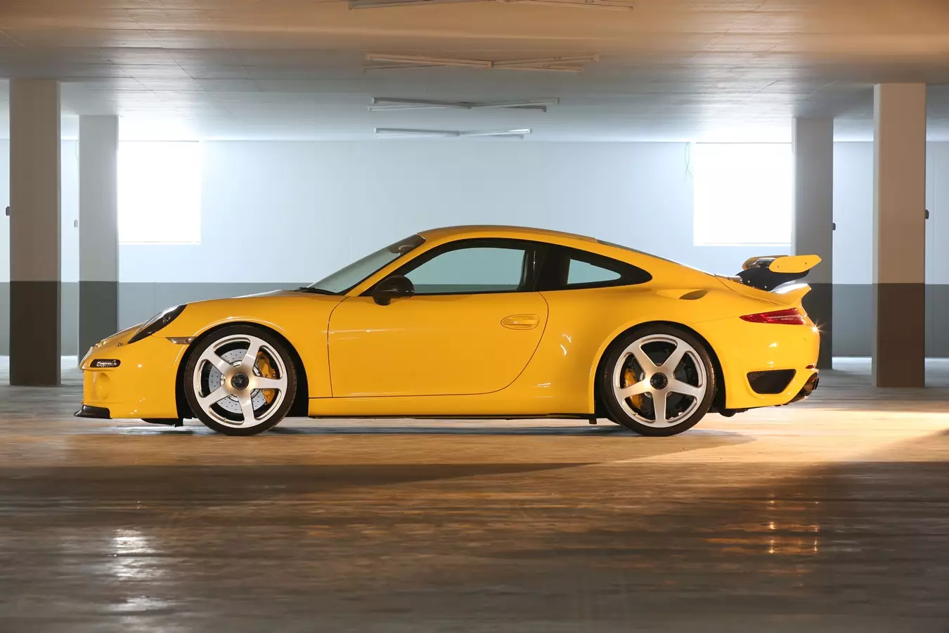 RUF RtR sempit