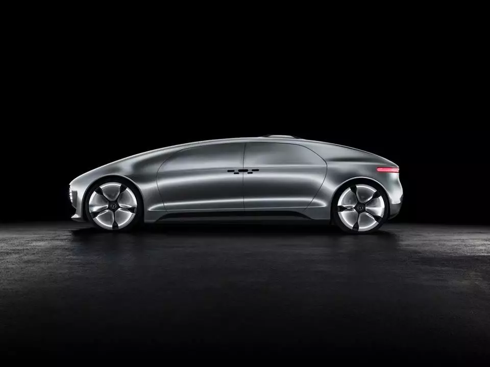 Mercedes-Benz_F015_Luxus_in_motion_2015_65