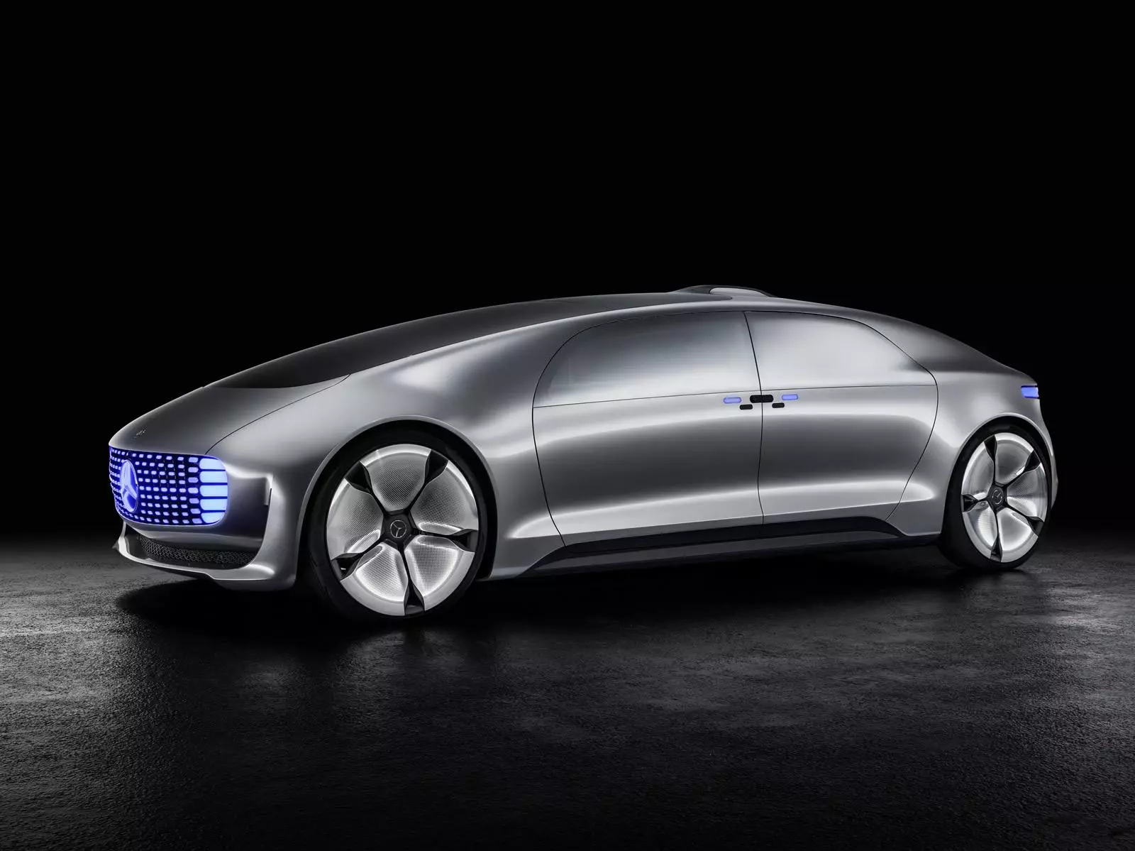 Mercedes-Benz F 015 Luxury in Motion: бъдещето е такова 32362_7