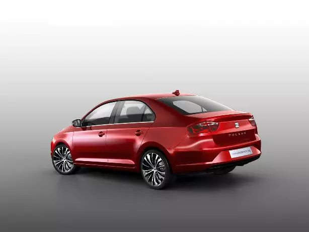 Seat Toledo Concept ကို ထုတ်ဖော်ပြသခဲ့သည် [ဓာတ်ပုံများနှင့်အတူ] 32579_3