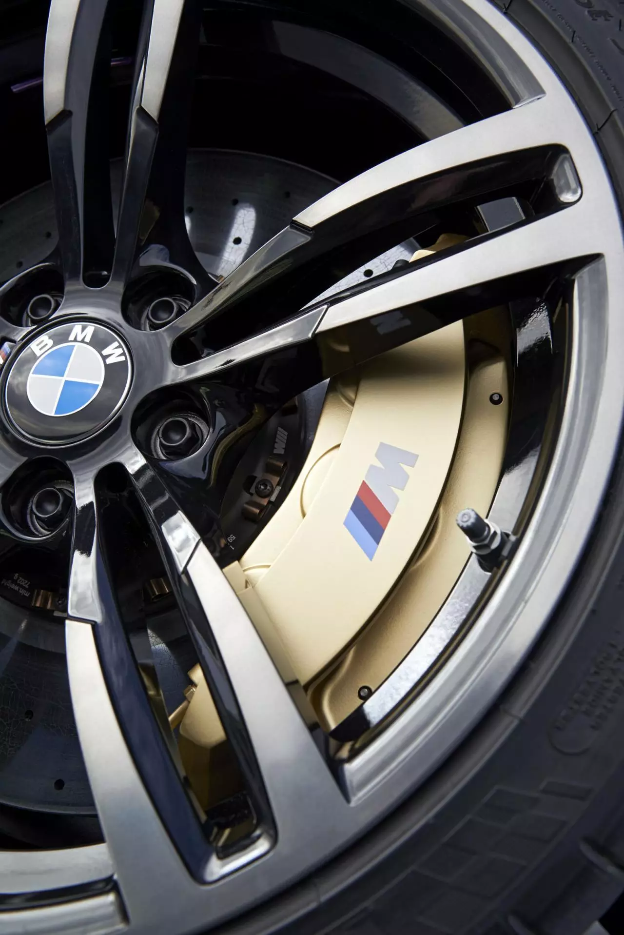 BMW M4 Convertible: hair-in-the-wind performance 32803_2