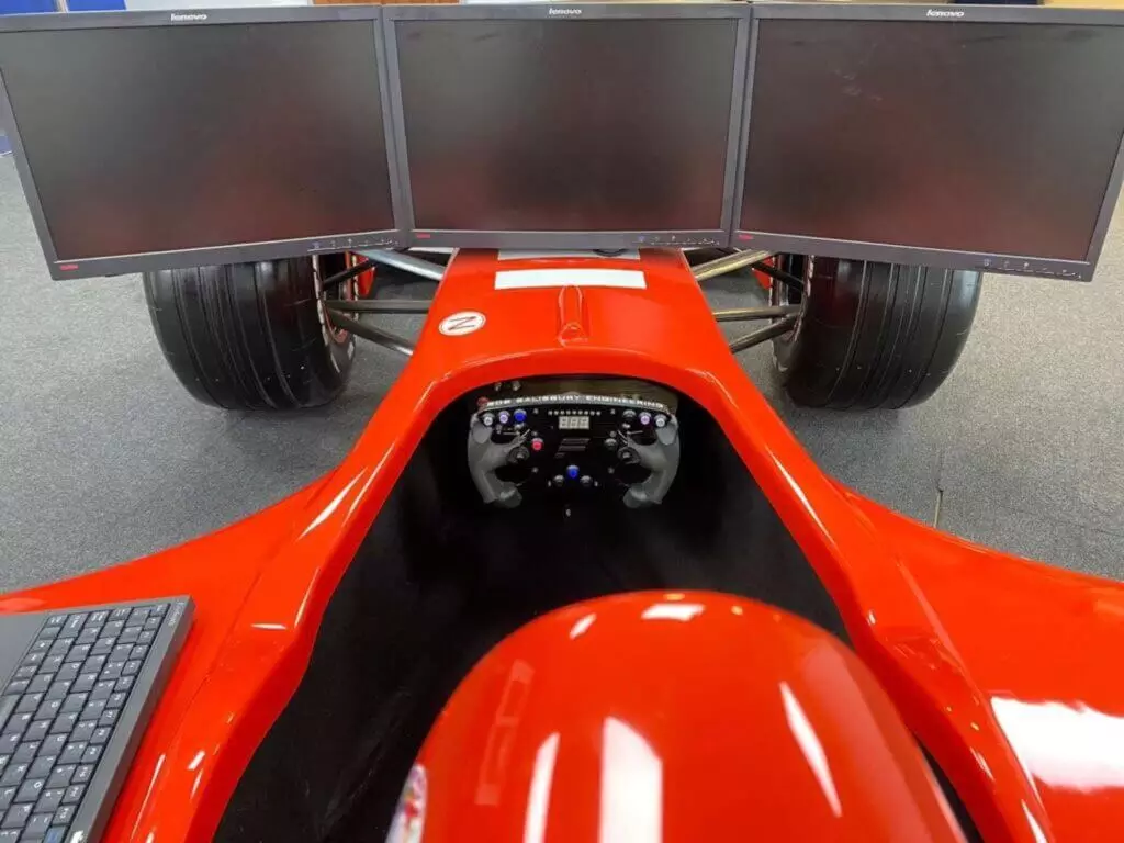 Ferrari simulyatoru