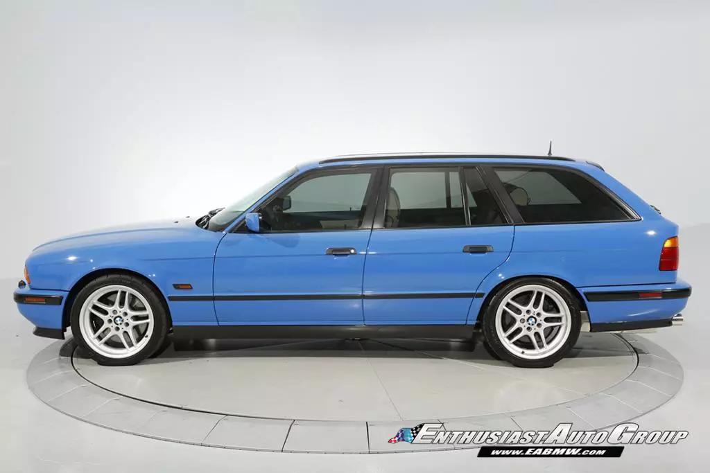 BMW M5 ଟୁରିଂ E34 |