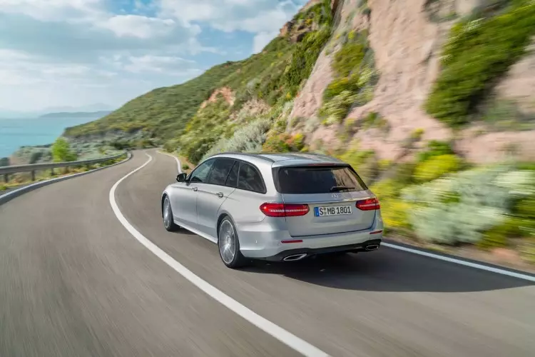 Mercedes-Benz E-Class Estate (BR 213), 2016