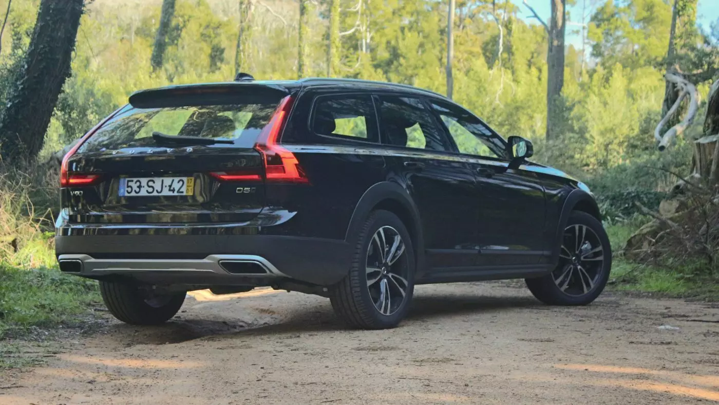 Traws Gwlad Volvo V90