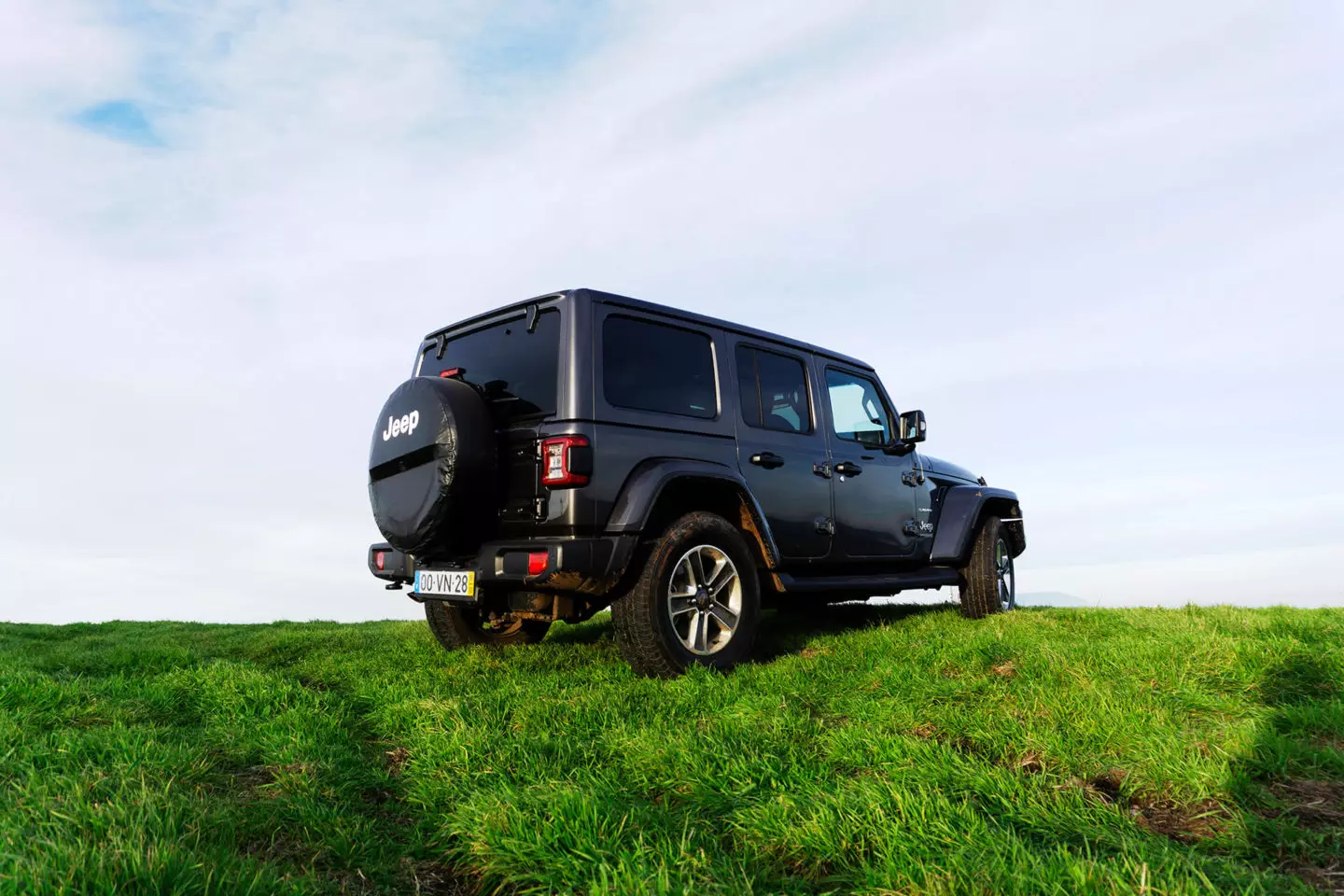 Jeep Wrangler សាហារ៉ា