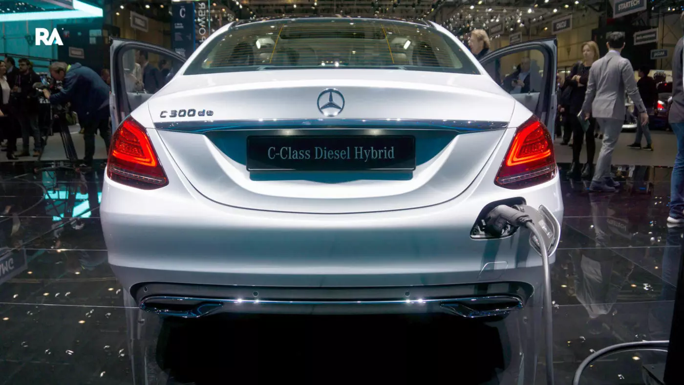 Mercedes-Benz C-Class hybrid geneva