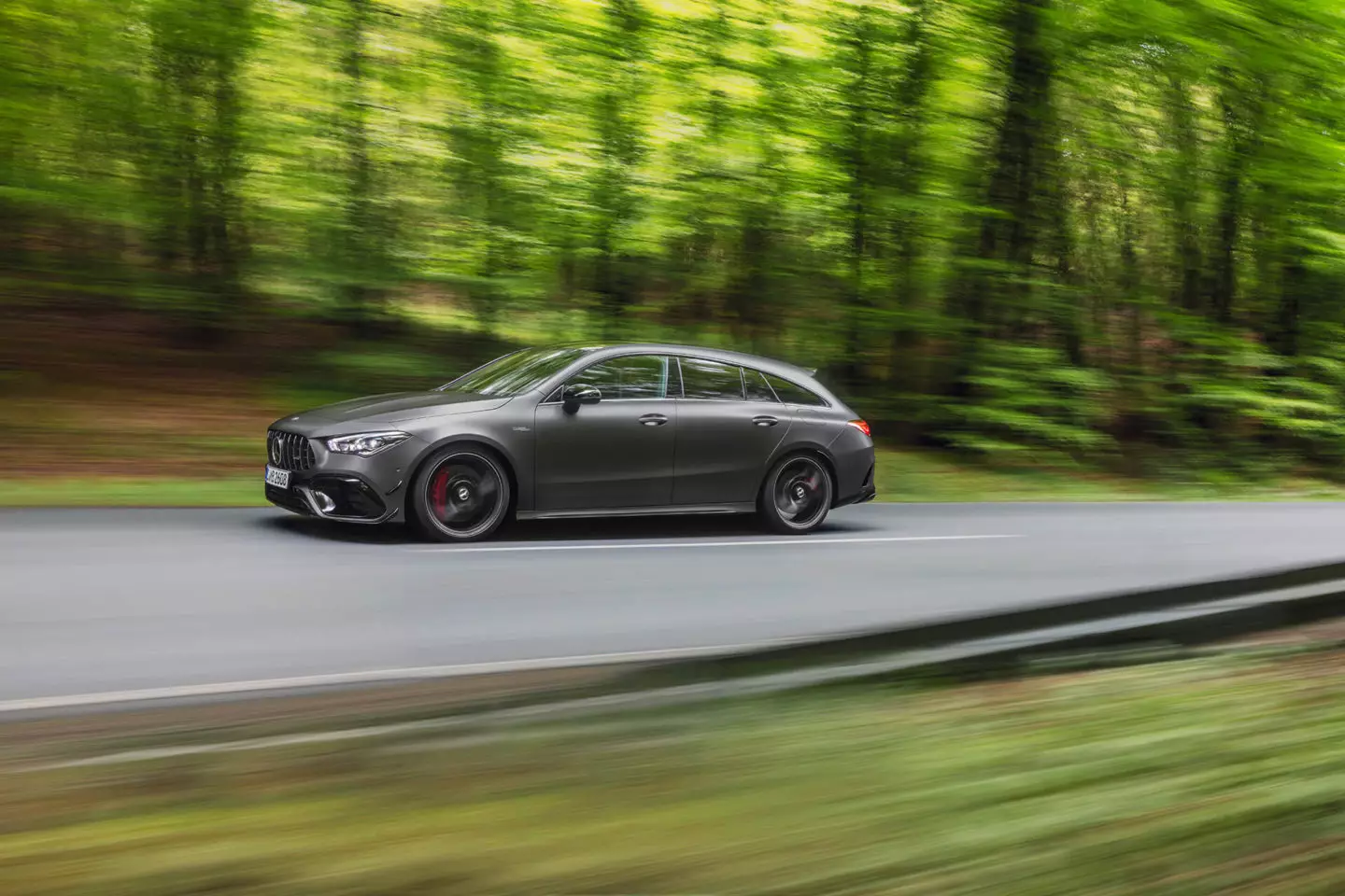 Mercedes-AMG CLA 45 S 4MATIC+ වෙඩි තැබීමේ තිරිංග