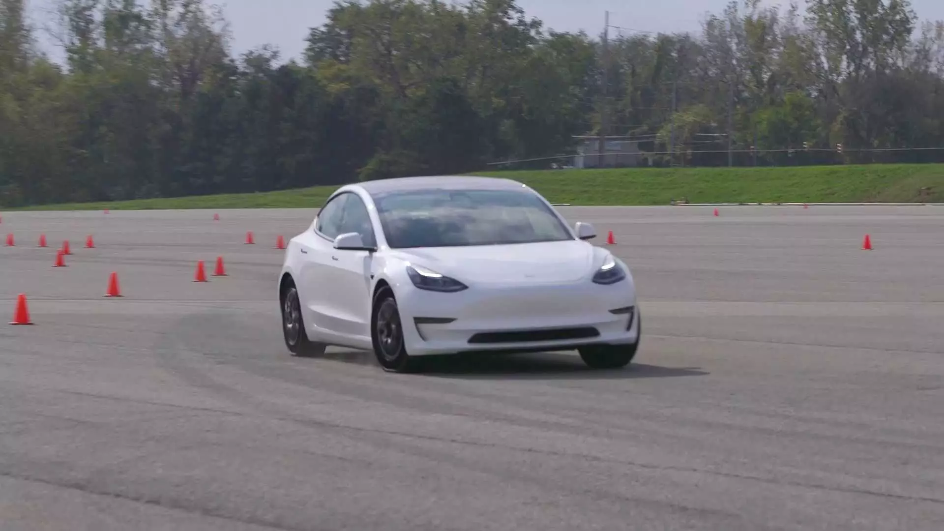 Neumáticos sin aire Goodyear Tesla