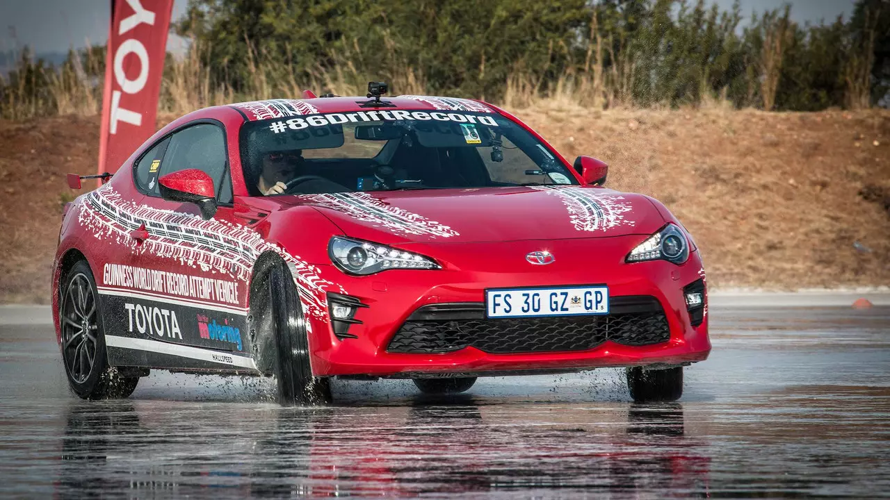 Toyota GT86 beş saat 168 km (!) 3743_2