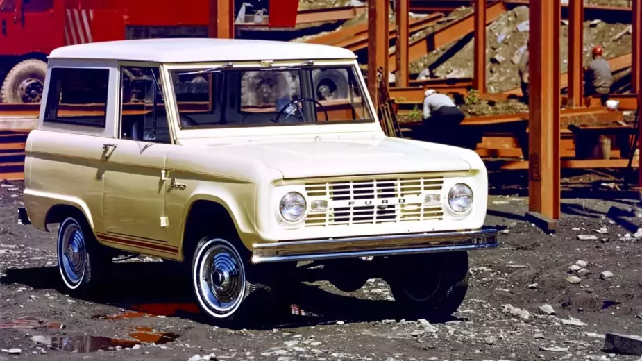 Ford Bronco. Historien om "jeepernes Mustang"