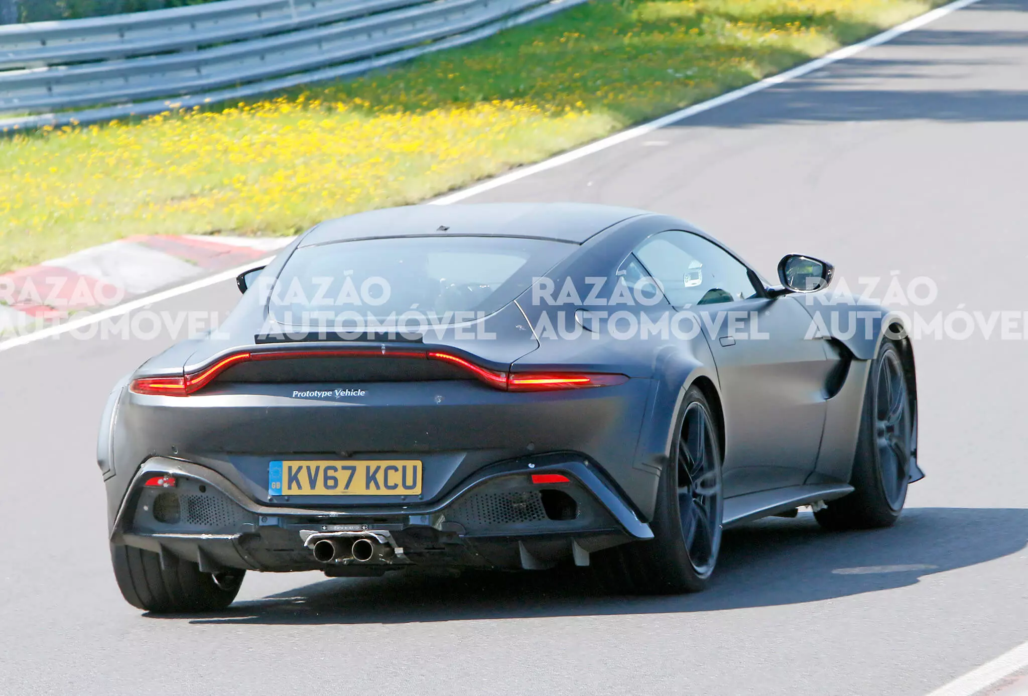 photos-espia_Aston Martin Vantage öszvér 12