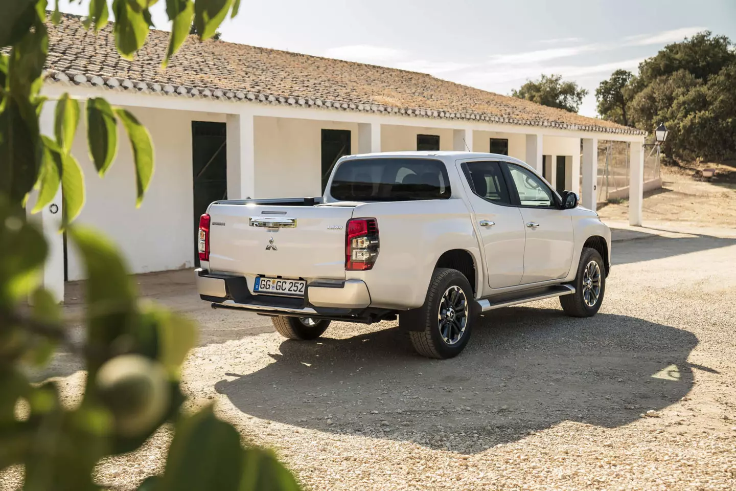 I-Mitsubishi L200 Strakar