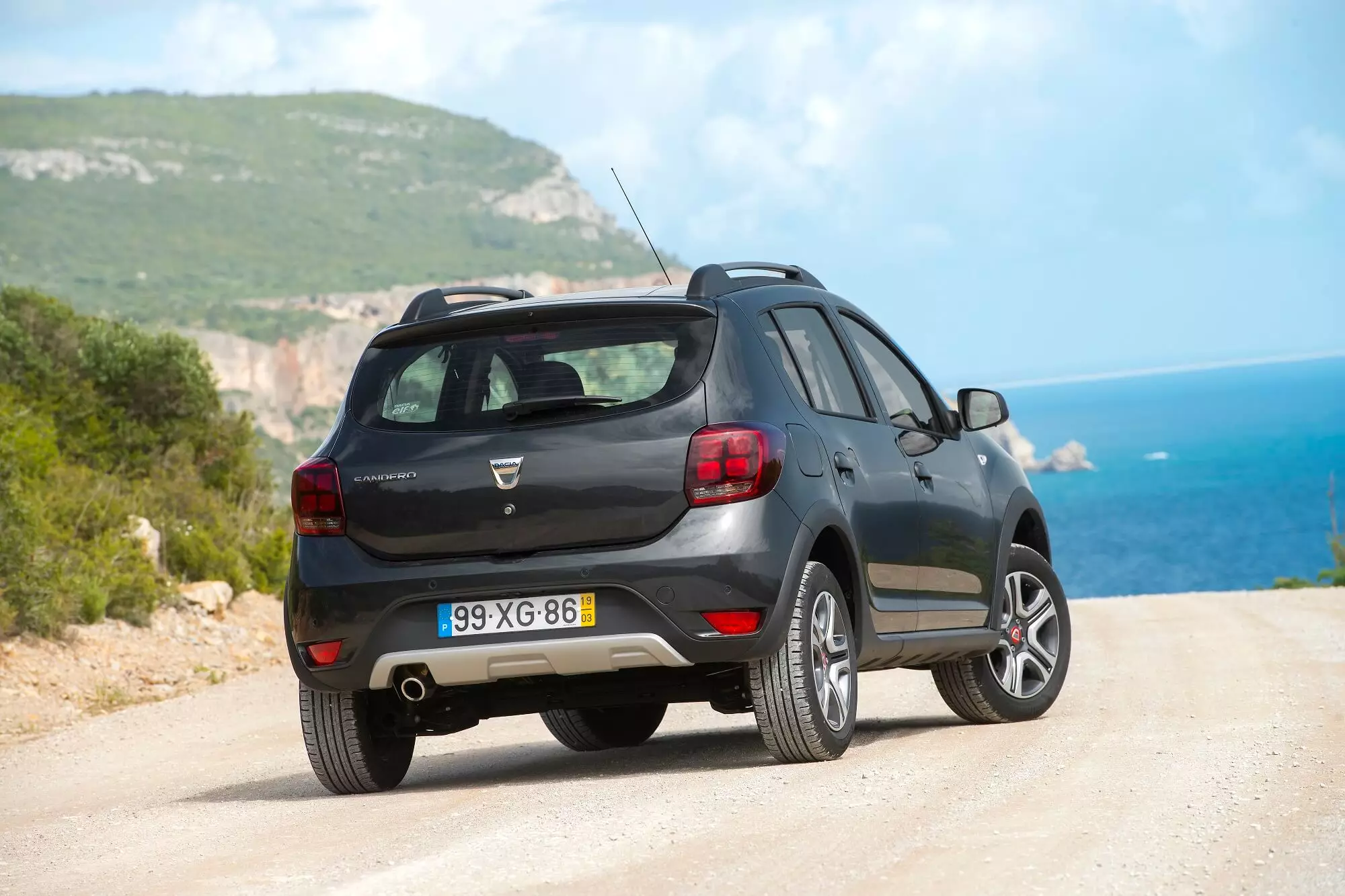 Mai le Duster 1.3 TCe i Sandero Bi-Fuel. Na matou suʻeina le tala fou a Dacia 3970_5