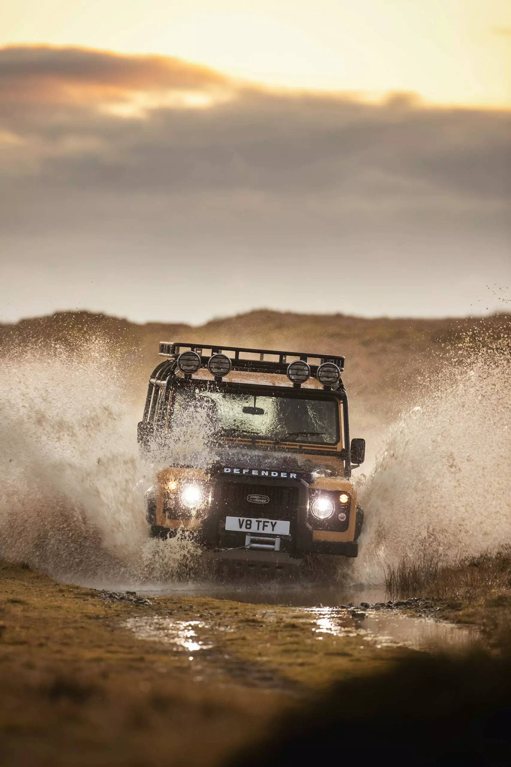 Land Rover Defender Works V8 කුසලානය