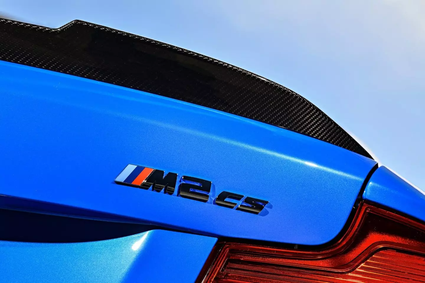 سيارة BMW M2 CS