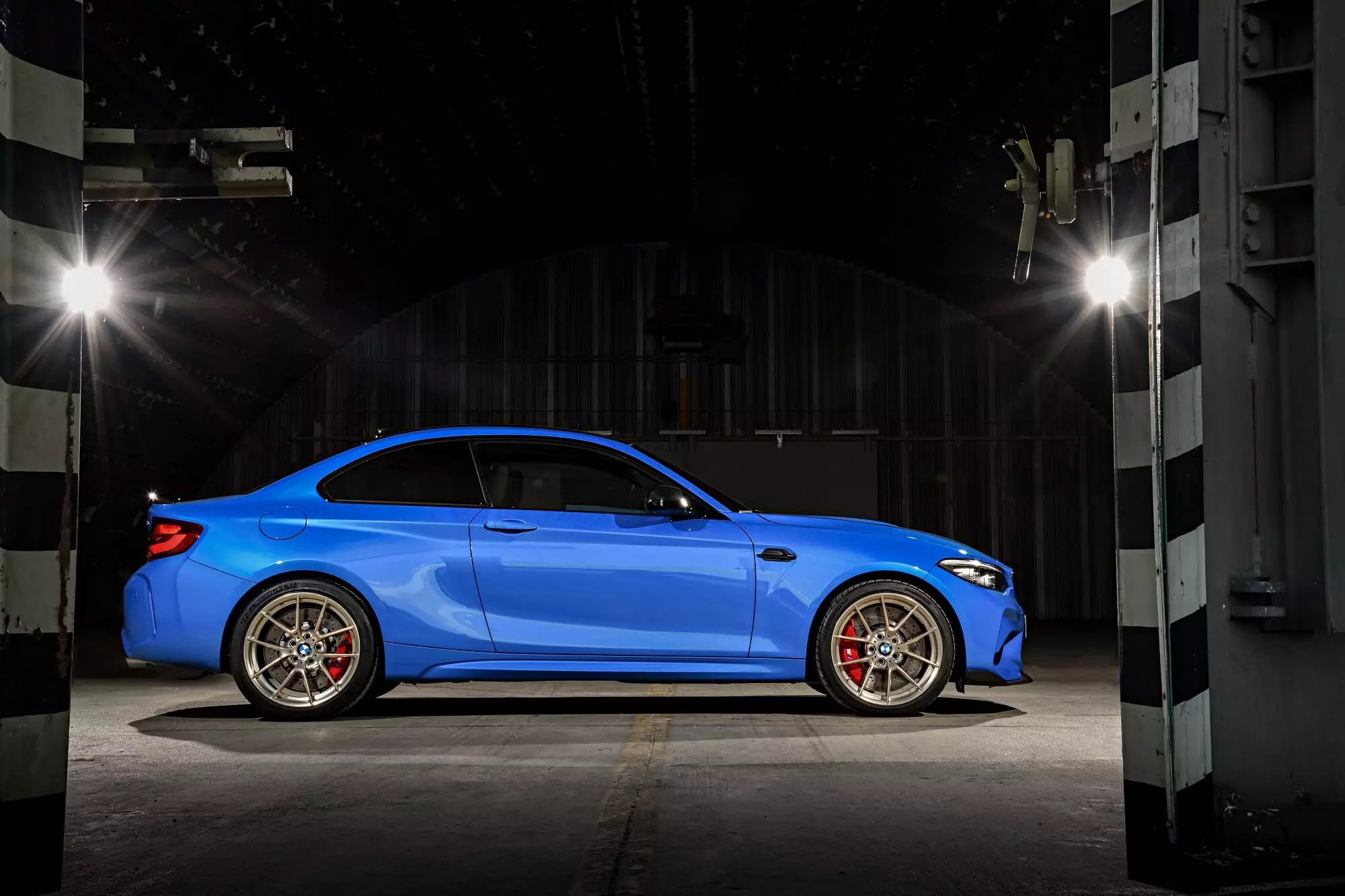 سيارة BMW M2 CS