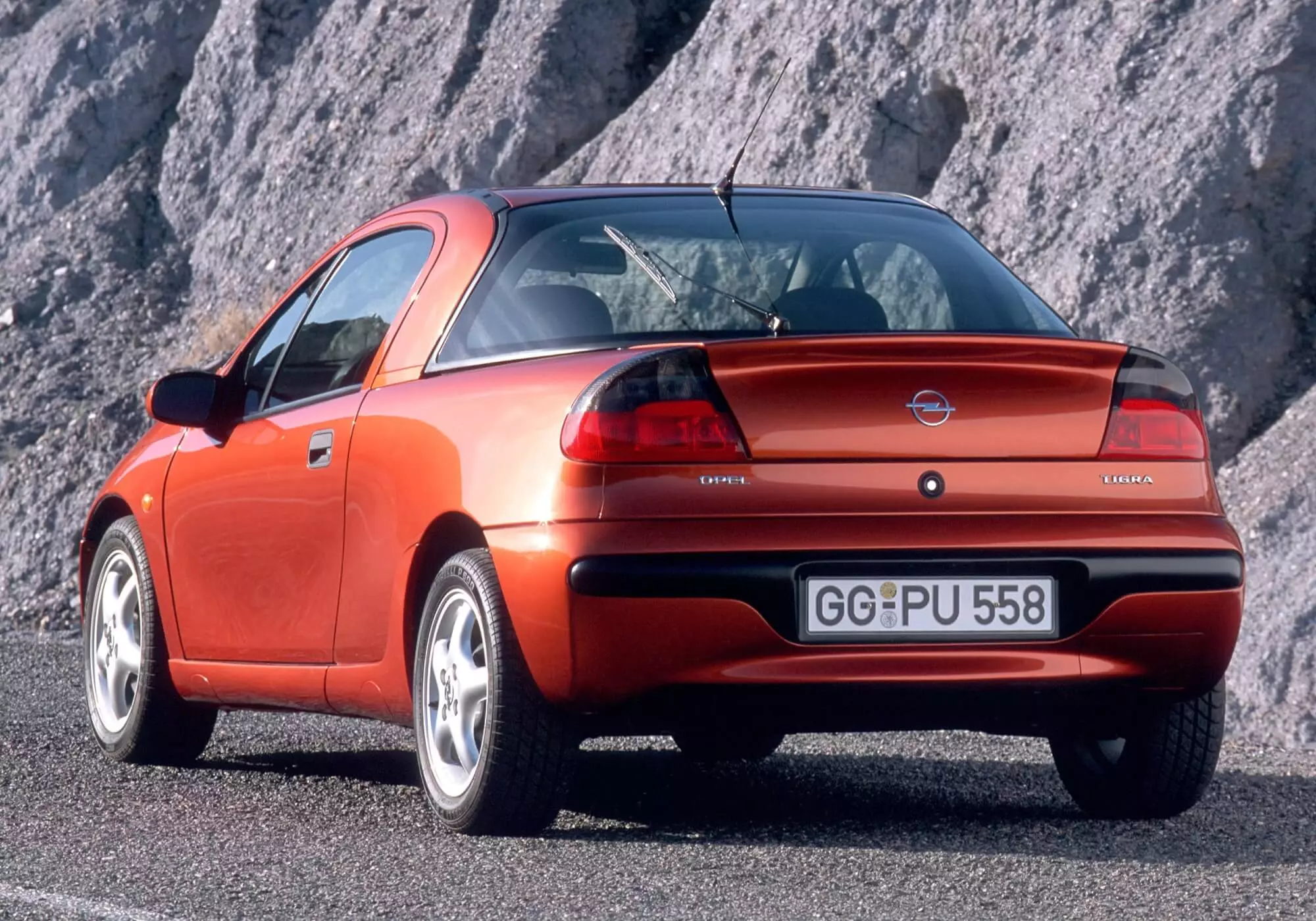 រថយន្ត Opel Tigra