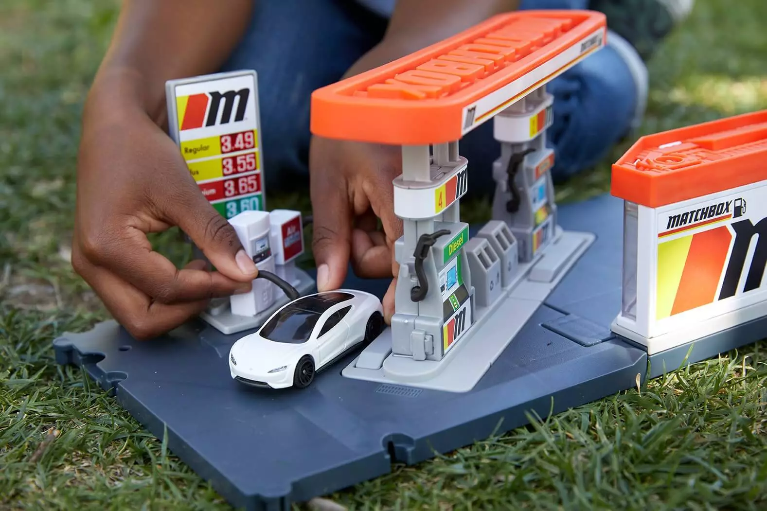 Matchbox charging station