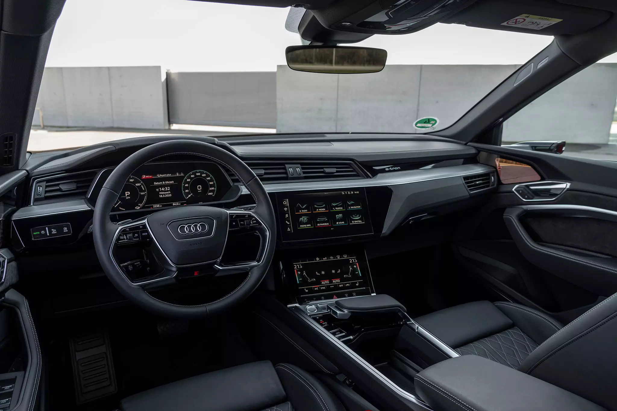 Audi e-tron interiör