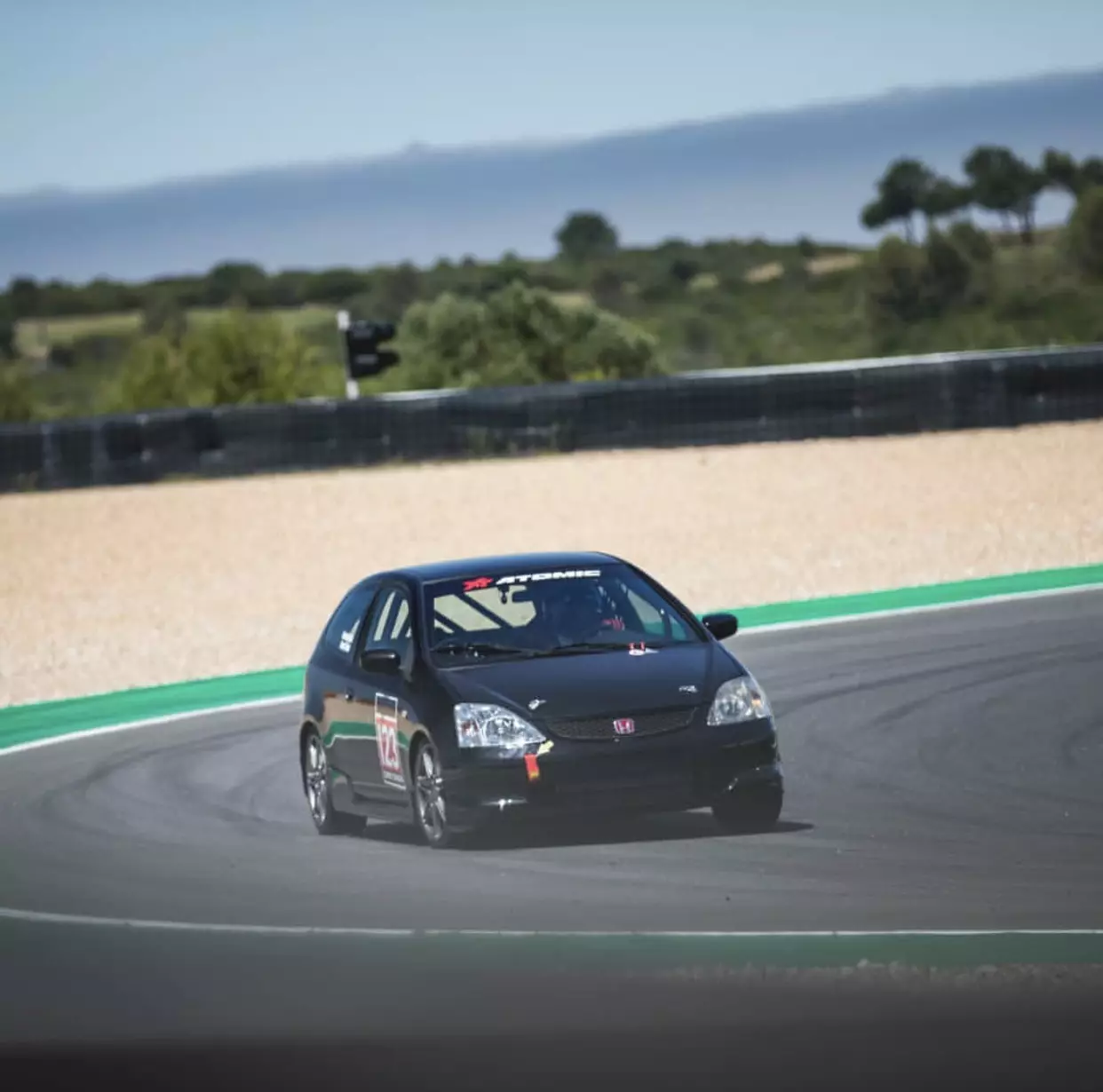 Honda Civic Mofuta oa R Atomic Cup