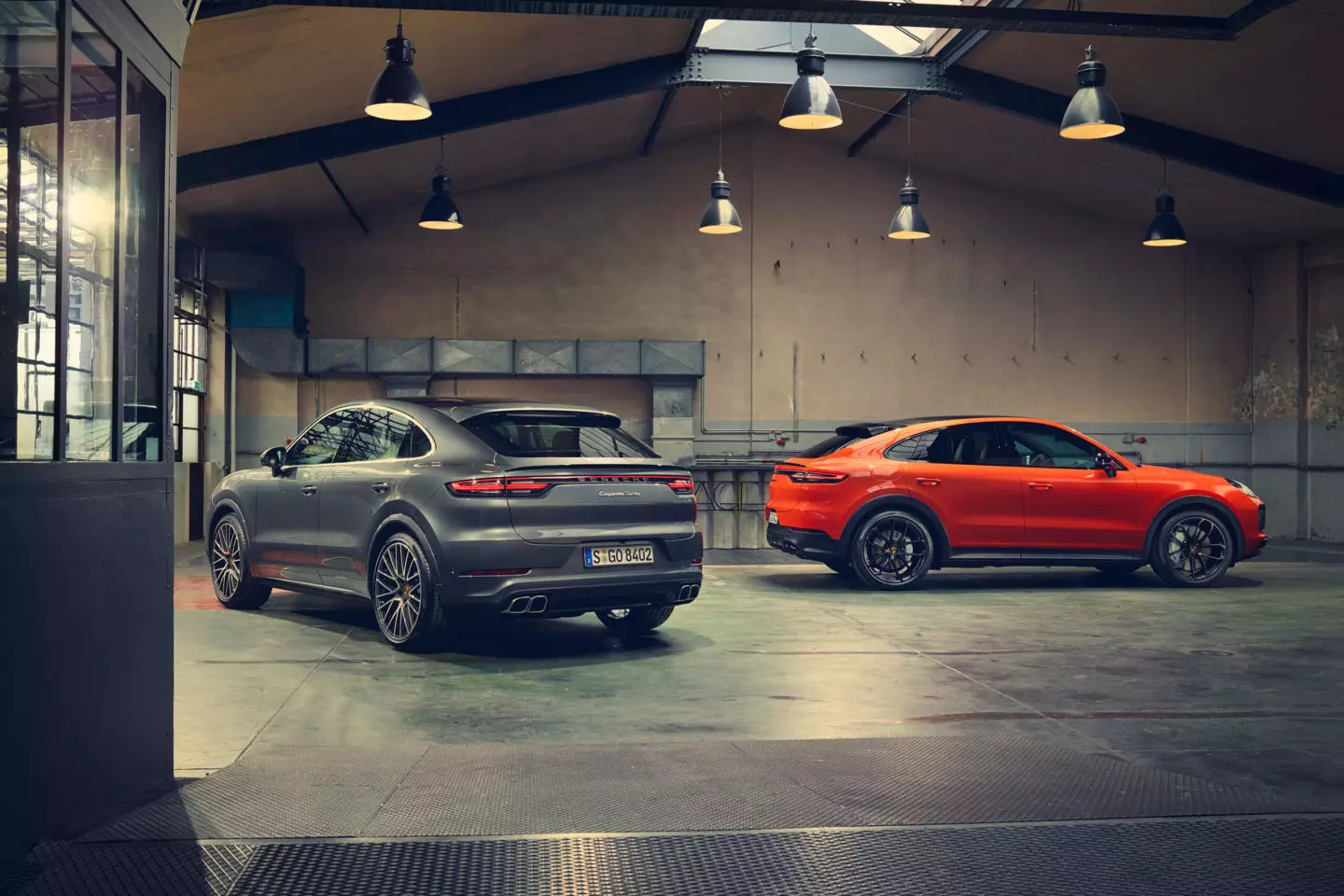 Porsche Cayenne Coupé နှင့် Porsche Cayenne Turbo Coupé တို့ဖြစ်သည်။