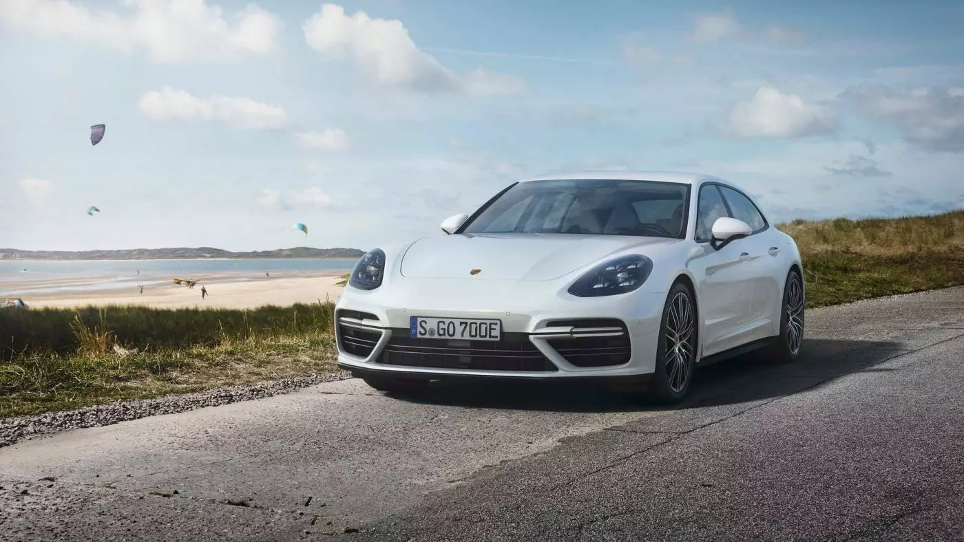 Porsche Panamera SE ਹਾਈਬ੍ਰਿਡ