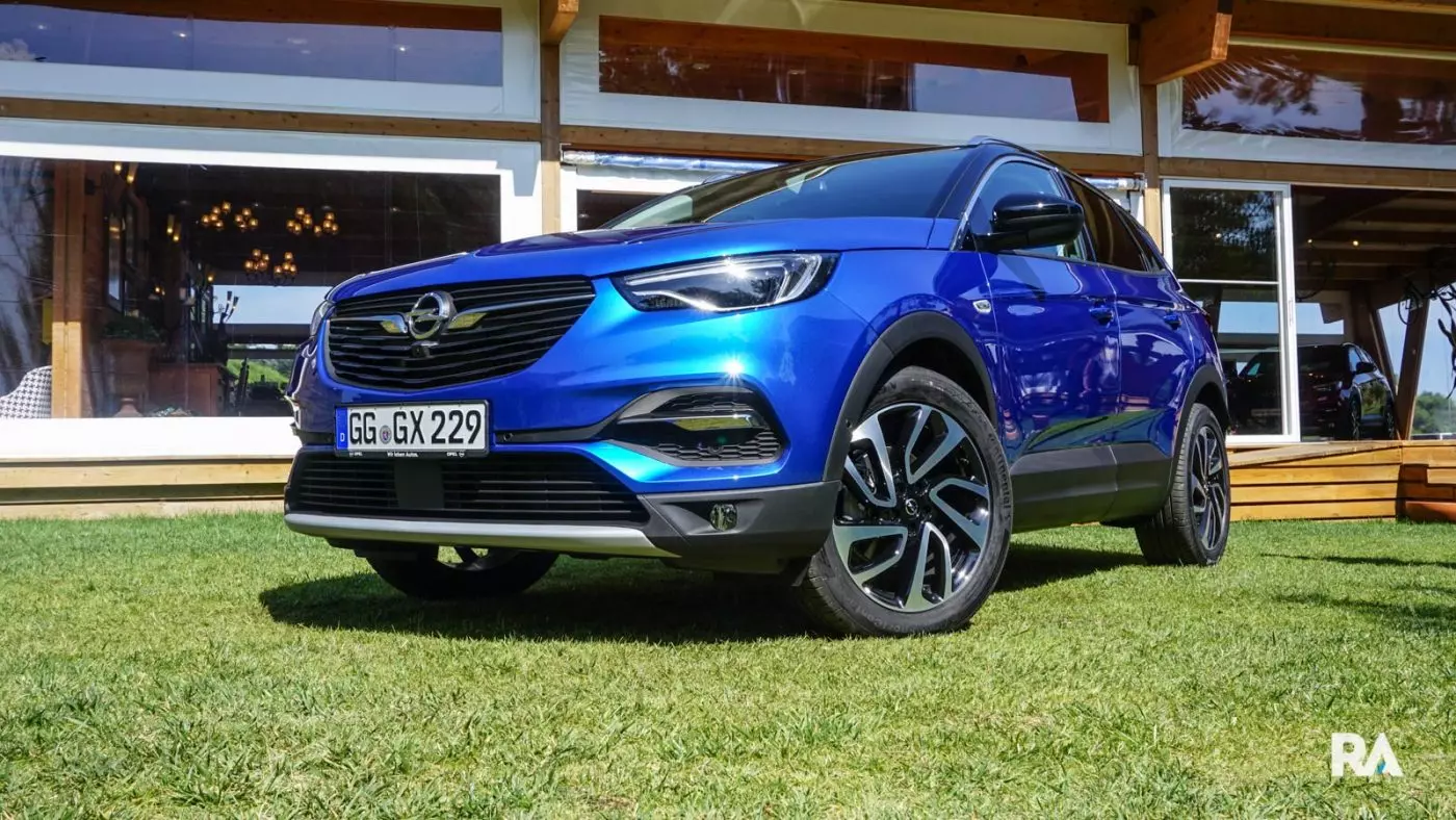 ក្រុមហ៊ុន Opel Grandland X