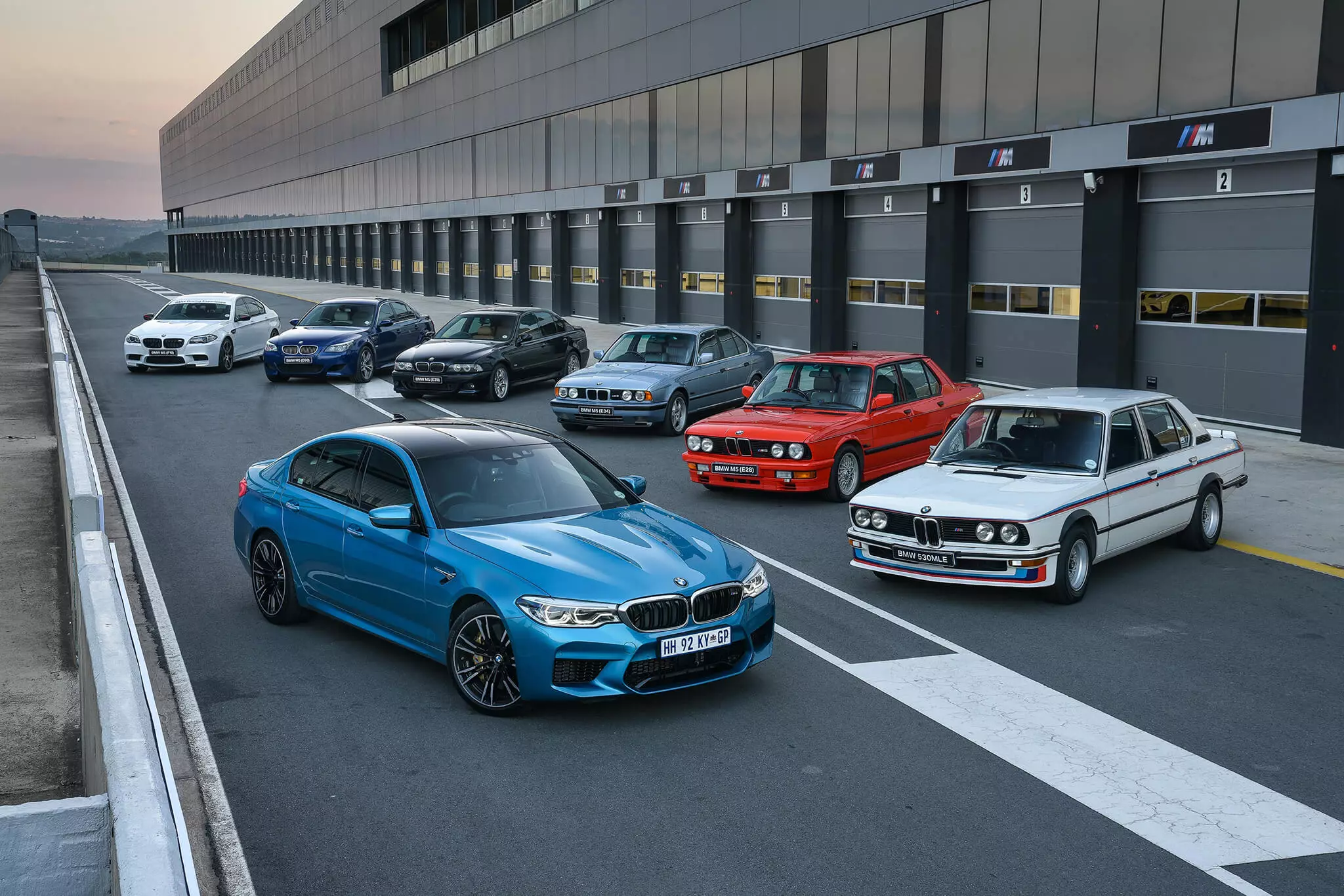 BMW M5 نسلونه