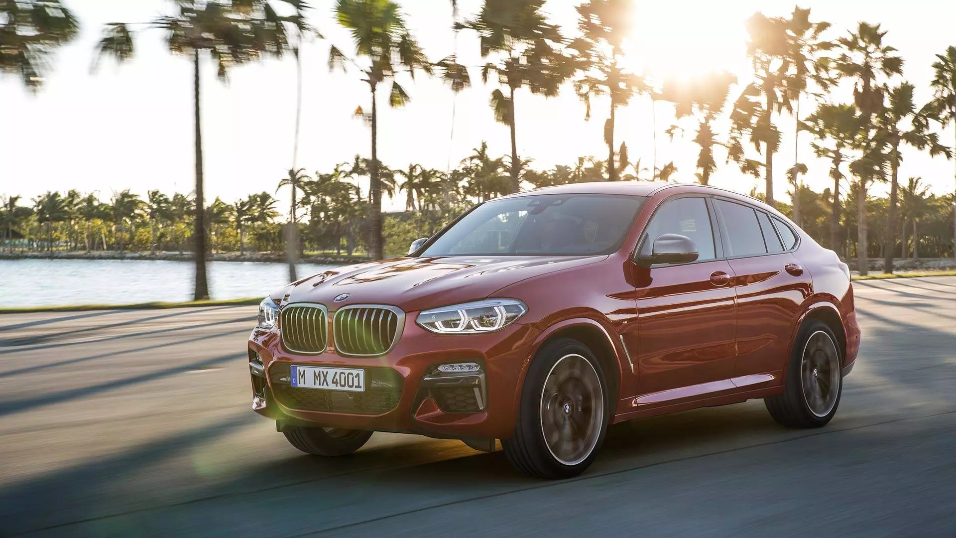 BMW X4. د دوهم نسل ماډل جینیوا ته په لاره دی 4413_1