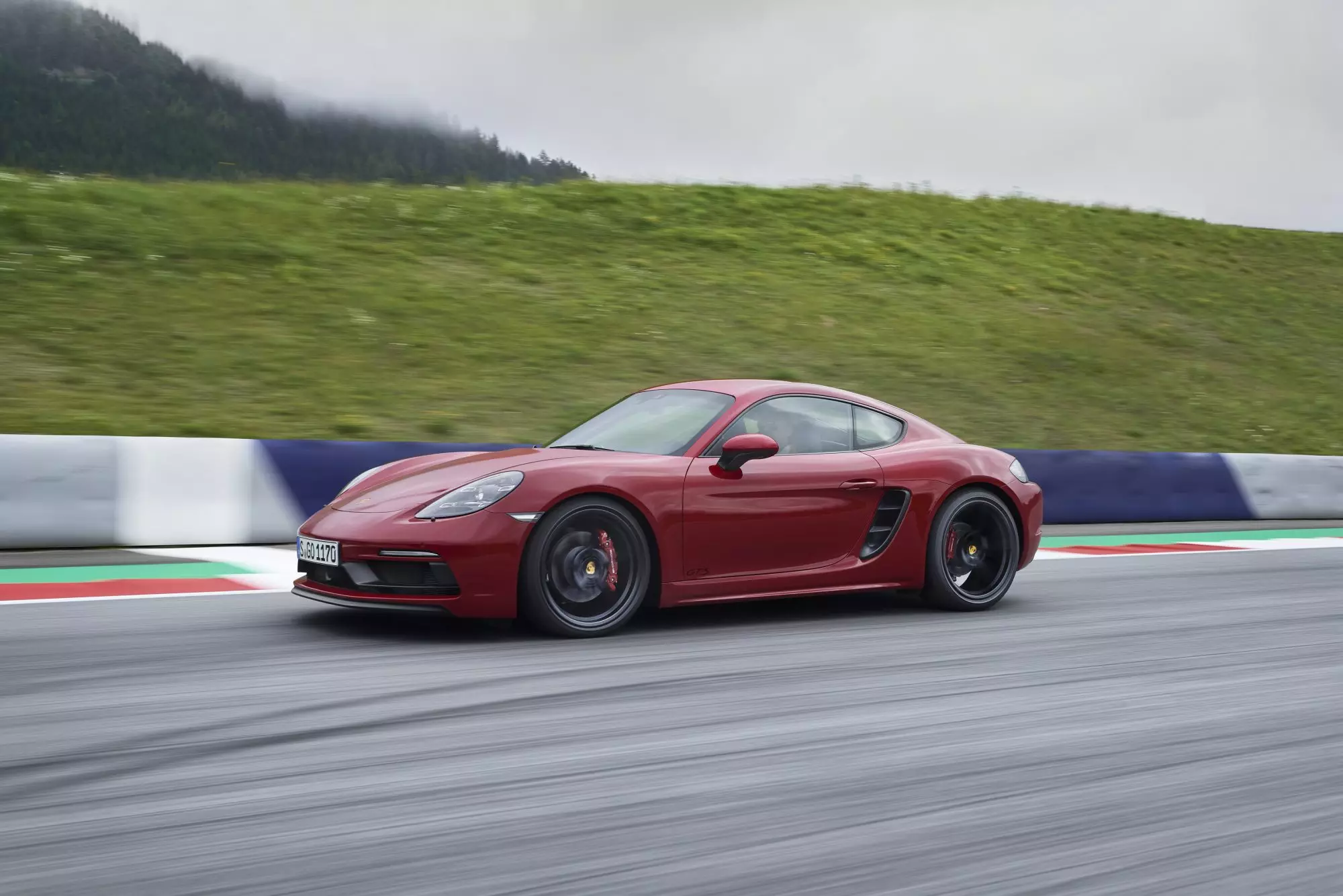 រថយន្ត Porsche 718 Cayman GTS